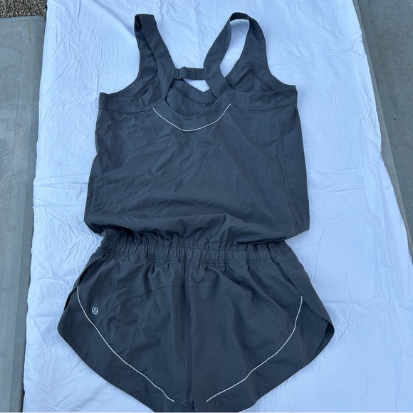 SOLD Lululemon Gray Speedy Runsie Romper, Athletic Workout Athleisure Running - Picture 5 of 8